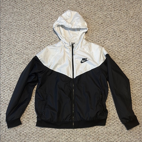 Nike Other - Nike Two-Tone Black and White Jacket